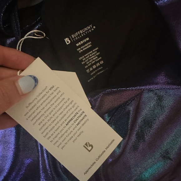 BuffBunny Mood Ring Holographic Rosa Bra and Rebel Leggings Set - Picture 7 of 8